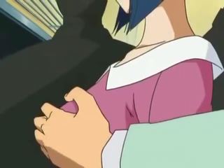 Utmerket dukke var skrudd i offentlig i anime