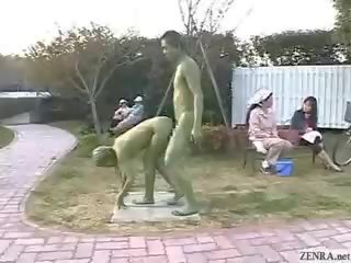 Green jepang taman statues fuck in publik