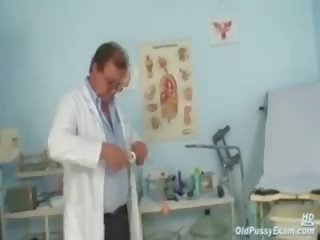 كلاسى قديم سيدة ميلا الاحتياجات gyno عيادة فحص