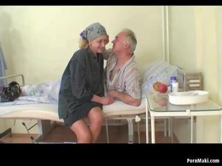 סבתא שעונים סבא זיונים אחות ב בית חולים: מבוגר וידאו ea